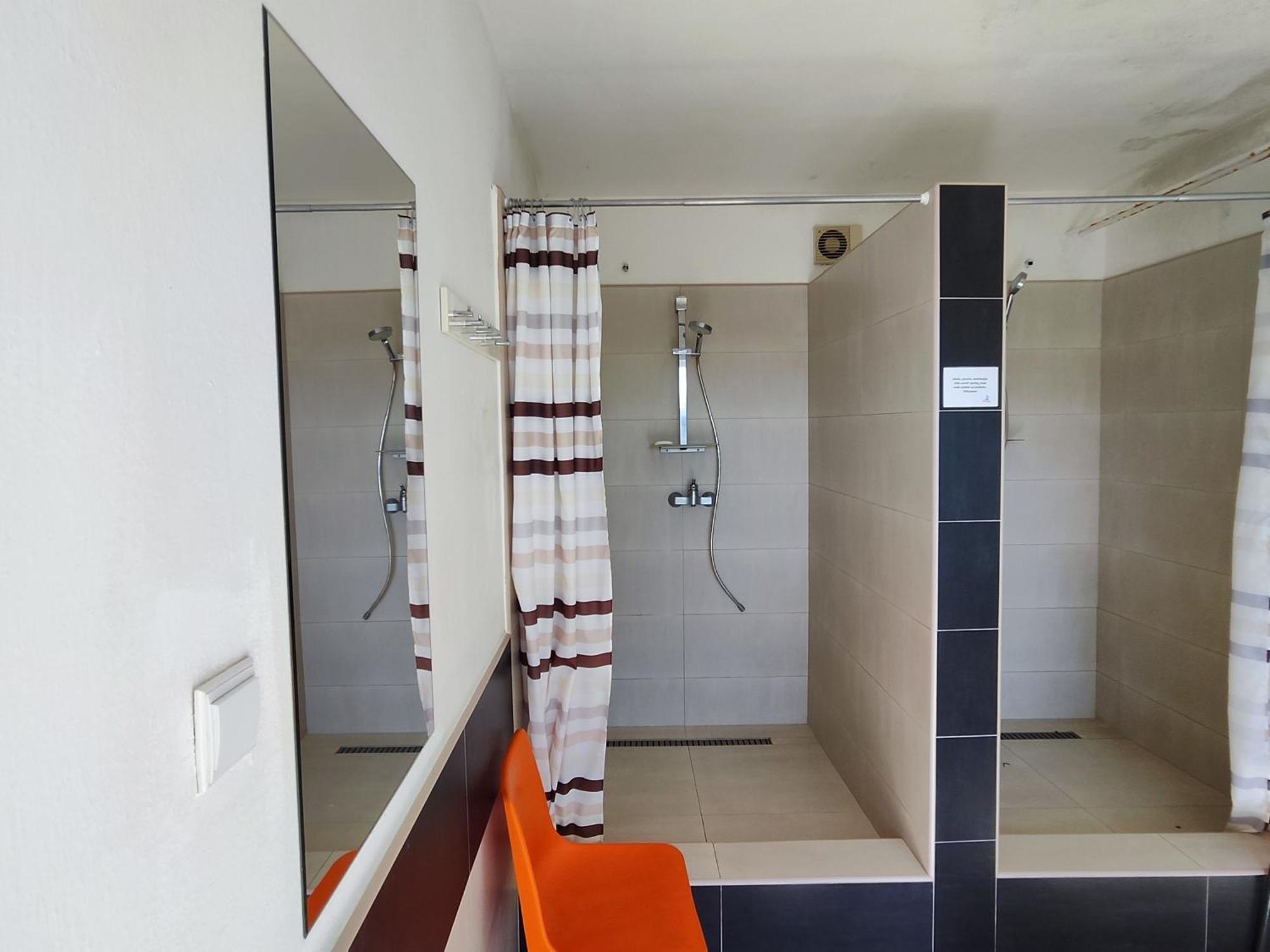Yacht Club Bezdrev Hotel Hluboka nad Vltavou Bagian luar foto