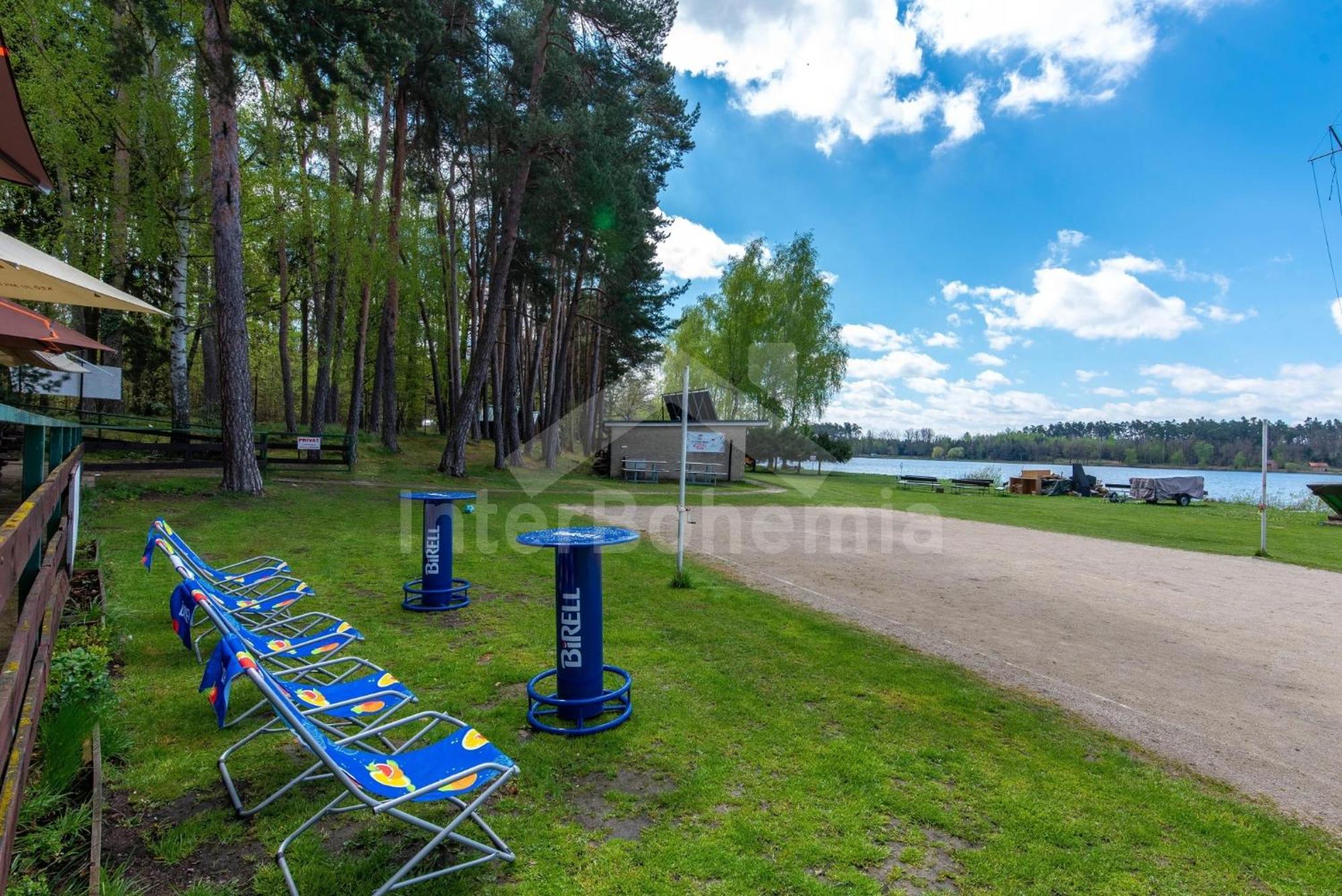 Yacht Club Bezdrev Hotel Hluboka nad Vltavou Bagian luar foto